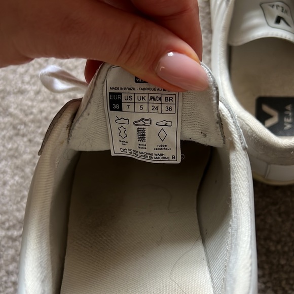 Worn Vejas - Picture 4 of 4